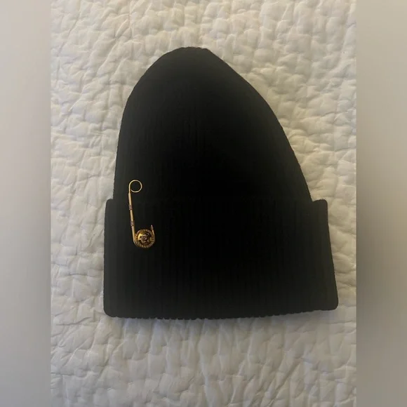 Versace Safety Pin Wool Beanie display picture 1